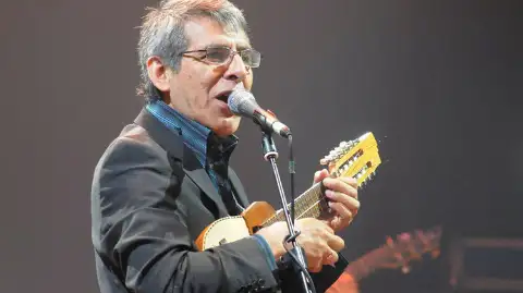 Peteco Carabajal — artista musical para eventos