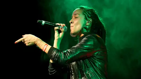 Alika — artista musical para eventos