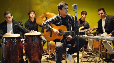 El Super Hobby — artista musical para eventos