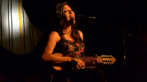 Verónica Condomí — artista musical para eventos