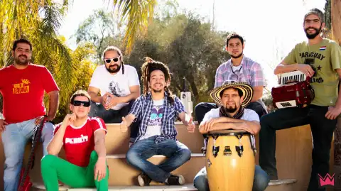 King of banana — artista musical para eventos