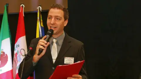 Javier Andrés Lauría — conductor/a para eventos