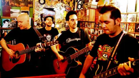 Valle de Muñecas — artista musical para eventos