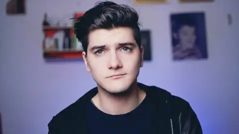 Julianero – Julián Torres — youtuber para eventos