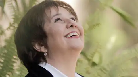 Laura Canoura — artista musical para eventos