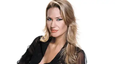 Carolina Losada — conductor/a para eventos