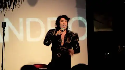 Daniel Contreras, tributo a Sandro — artista musical para eventos
