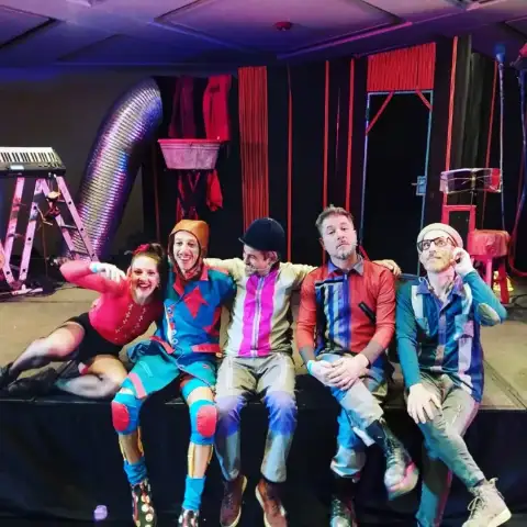 Les Ivans Circo — artista para eventos