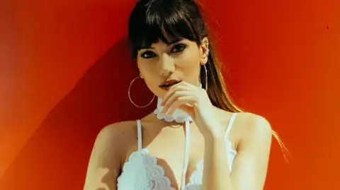 Micaela Dubra — artista para eventos