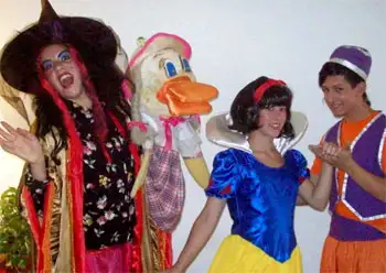 Blancanieves y Aladino en el pais de los sueños — artista para eventos