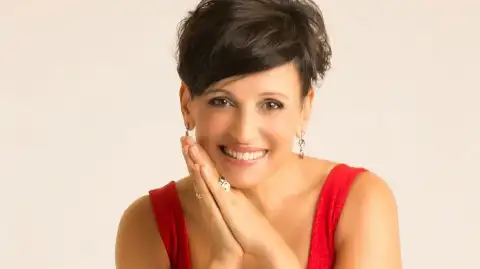 Lorena Astudillo — artista musical para eventos