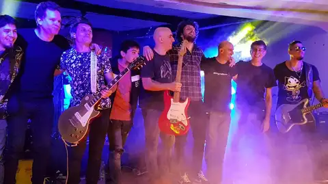 Tarea Fina, homenaje a los Redondos — artista musical para eventos