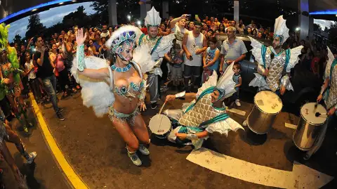 Comparsa Beixa — artista para eventos