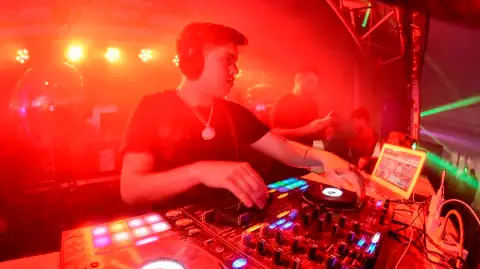 Dj Lauuh — DJ para eventos
