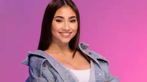 Paloma Mami — artista musical para eventos