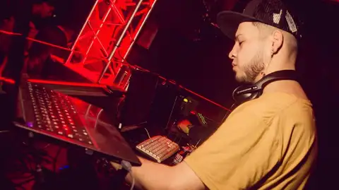 Papu DJ — DJ para eventos