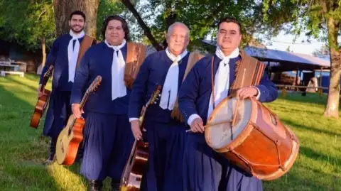 Los Manseros Santiagueños de Leocadio Torres — artista musical para eventos