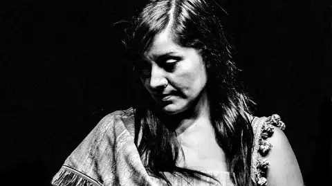 La Bruja Salguero — artista musical para eventos