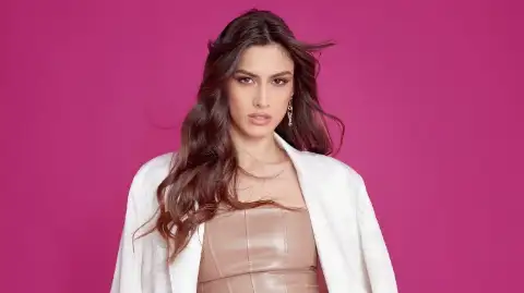Mila Manes — artista musical para eventos