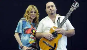 Los Diaz pasan Volando — artista musical para eventos