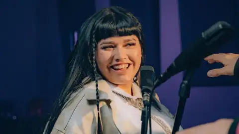 Flor Álvarez — artista musical para eventos