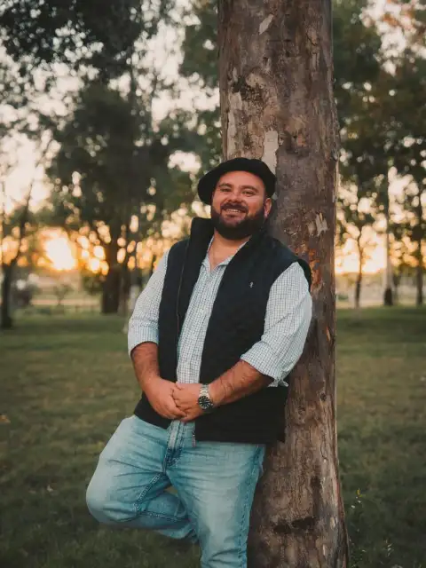 Matias Valdez — artista musical para eventos