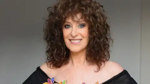 Julia Zenko — artista musical para eventos