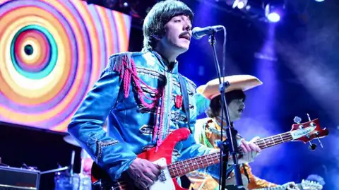 The Shouts, tributo a los Beatles — artista musical para eventos