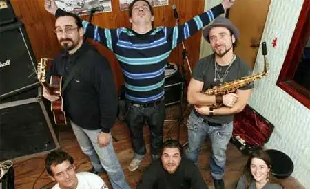 Los Sacha — artista musical para eventos