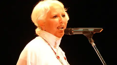 Susana Rinaldi — artista musical para eventos