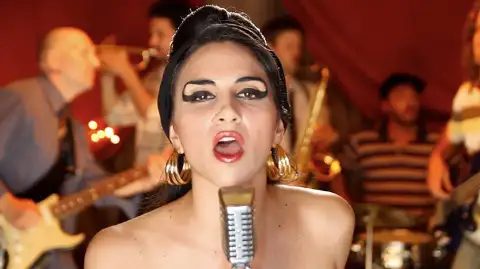 Tributo a Amy Winehouse — artista musical para eventos